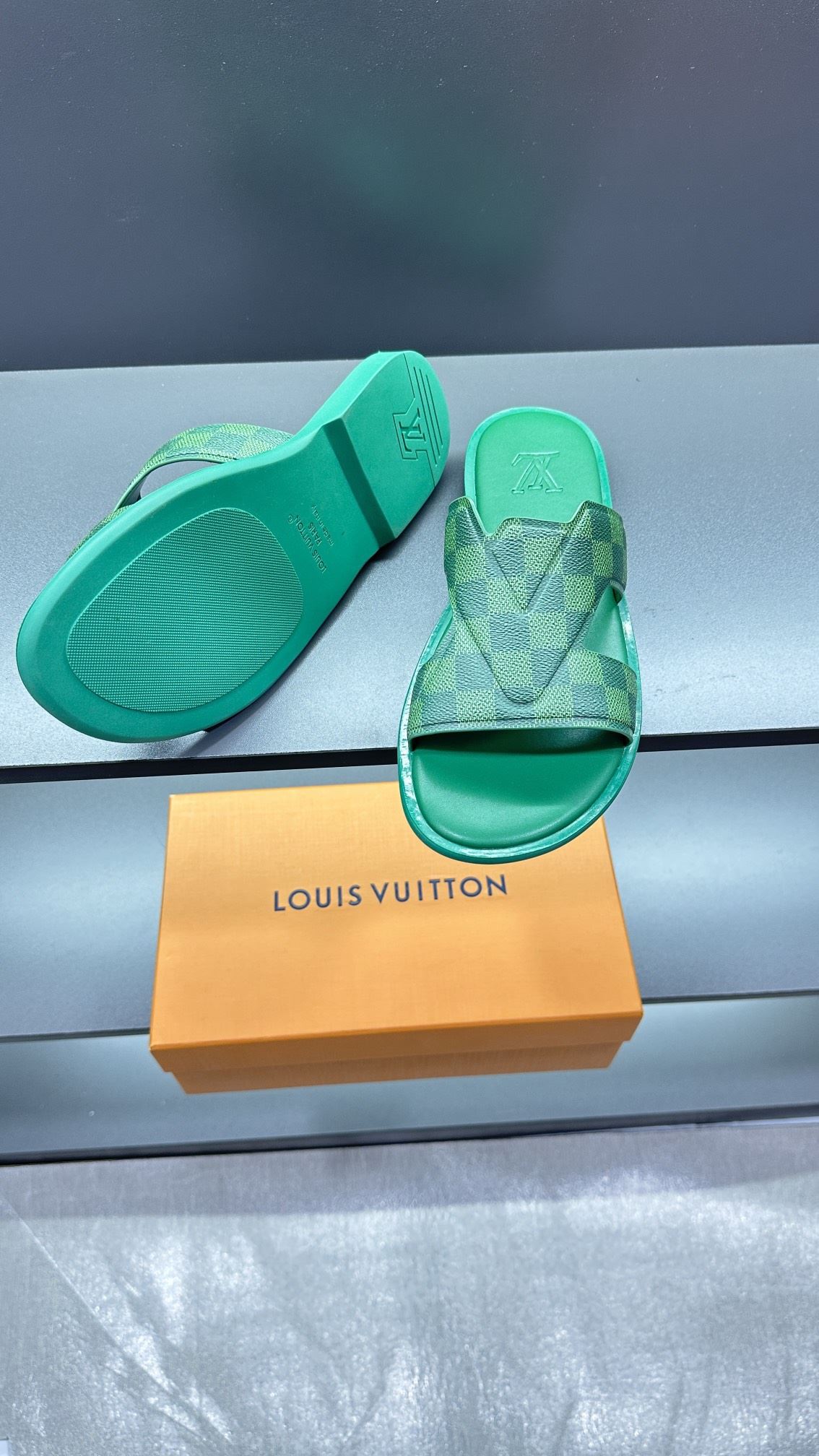 Louis Vuitton Slippers